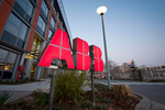 ABB und Aibel schließen Partnerschaft bei der Anbindung von Offshore-Windanlagen 