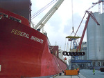 „Federal Shimanto“ lädt Stahlprodukte und Projektladung in Brake