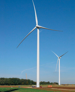 Das wartungsfreie Abdichtungssystem Triflex Towersafe schützt Windenergieanlagen langfristig, wie beispielsweise die 26 Windräder des Windparks Langres Sud in Nordfrankreich.  