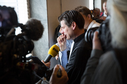 An overwhelmed Urgenda lawyer Cox after winning the historic Dutch climate case (Urgenda / Chantal Bekker)