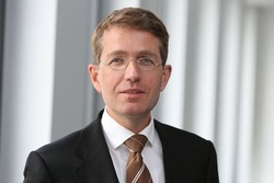 Dr. Hermann Falk, Geschäftsführer