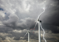 DEHN schützt komplette Windenergieanlagen ebenso wie Einzelkomponenten sicher bei Blitz und Überspannung, White Paper dazu finden Sie hier: http://www.dehn.de/de/schutzvorschlaege