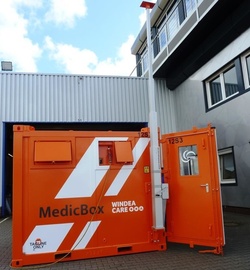 Due to the included stable satellite connection of the MEDICbox, data can be transmitted directly to a hospital