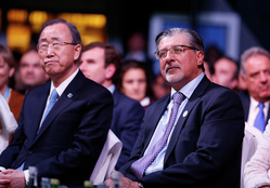 UN Secretary-General Ban Ki-moon and IRENA Director-General at the IRENA-FT Question Time debate in Abu Dhabi