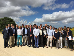 Visita al parque eólico de Los Almeriques con representantes del Ayuntamiento de Medina Sidonia, de las empresas EDP Renováveis, Iberdrola, Saeta Yield, Vestas, AEE y prensa.