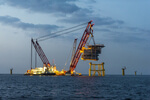 Fundamente für Offshore Windpark Rampion installiert