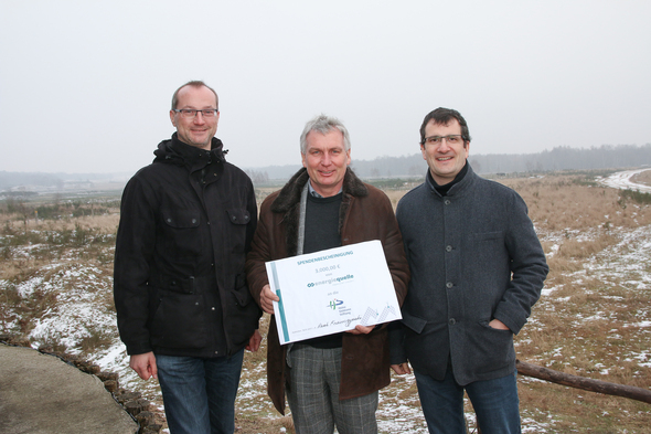 v.l. René Krawczynski (Energiequelle), Michael Beier (Heinz Sielmann Stiftung) und Lars Roskoden (Energiequelle)