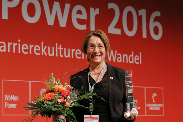 Herna Munoz-Galeano, Geschäftsführerin der HMG System Engineering GmbH, ist die Engineer Powerwoman 2016 (Bild: Deutsche Messe AG)