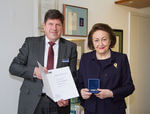 Dr. Sybill Storz mit Verdienstmedaille des KIT ausgezeichnet