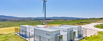 ACCIONA pone en marcha la primera planta híbrida de almacenamiento de energía eólica con baterías en España
