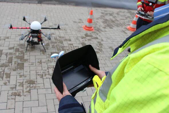 Drohnen können beispielsweise für Inspektionen genutzt werden (Bild: TÜV NORD)