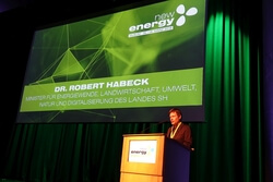 Energiewendeminister Robert Habeck eröffnete die Messe New Energy 2018 in Husum (Bild: MELUND)