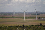 E.ON celebrates grand opening of Bruenning's Breeze wind farm 