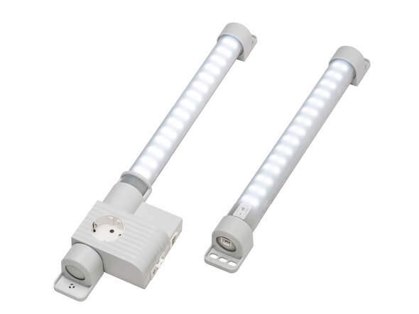 Varioline LED 121 mit Modul für Steckdose und Anschluss für externen Türkontaktschalter (links), LED 021 Varioline Leuchte mit Ein-Aus-Schalter ohne Steckdose (rechts) (Bild: Stego)
