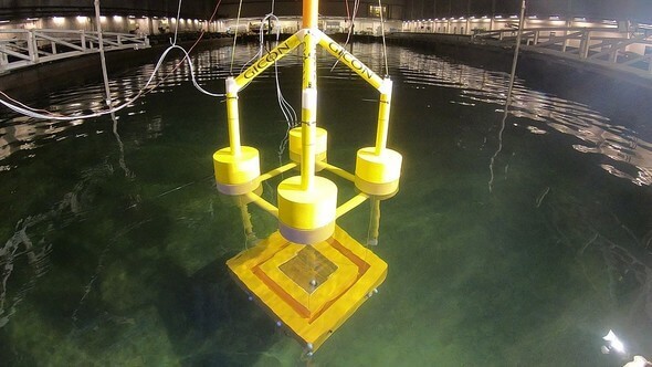 Beginn des Lowering Tests (Absenken des Schwergewichtsankers) im Glattwasser  (Bild: GICON)