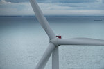 Erste V164-9,5-MW-Turbine auf schwimmendem Windprojekt installiert