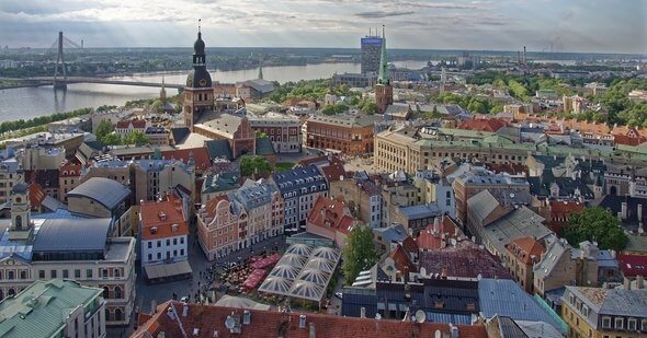 In Riga, Lettlands Hauptstadt, will man keine Verbindungen mehr nach Russland (Bild: Pixabay)