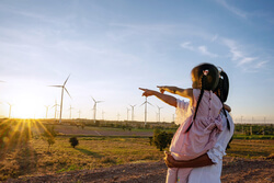 Lösungen und Dienstleistungen für die Windenergiebranche von thyssenkrupp rothe erde sind zentraler Baustein im Zusammenhang mit der Dekarbonisierung und dem aktiven Klimaschutz (Bild: thyssenkrupp rothe erde)