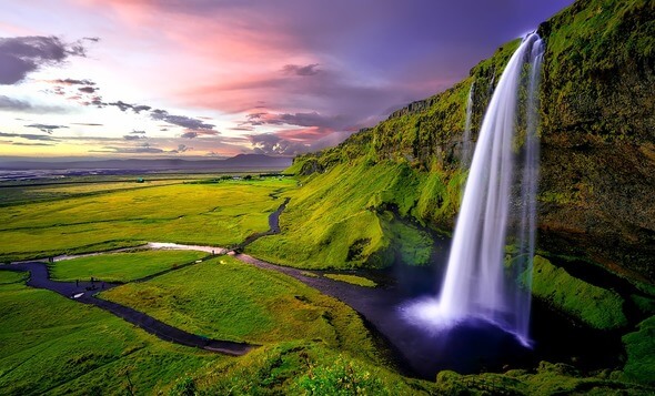 Besides spectacular landscapes, Iceland also has renewable energy sources in abundance (Image: Pixabay)