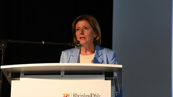  Ministerpräsidentin Malu Dreyer während ihrer Rede beim Energiegespräch der Landesregierung mit den Kommunen (Bild: Staatskanzlei RLP/Schäfer)