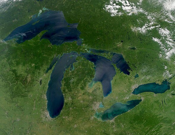 View of the Great Lakes between Canada and the USA (Image: NASA satellite)