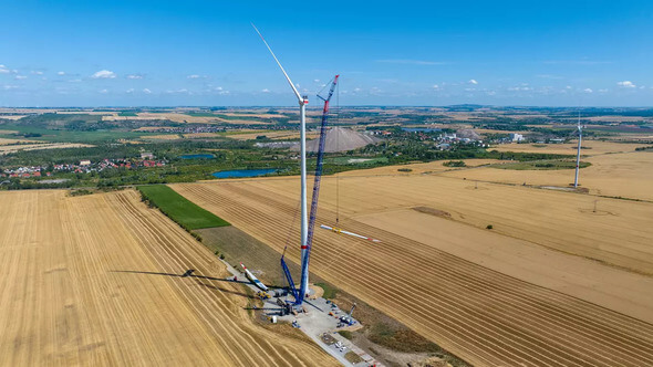 Windpark Wansleben Repowering II im Bau (Bild: Alexander Kühne/mt-media)
