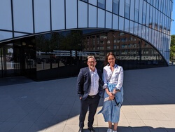 Kjetil Jacobsen, Tender Manager in Deep Wind Offshore and Merike Kaesvelde, investment adviser from Estonian investment agency. Photo: Petter Sveindal